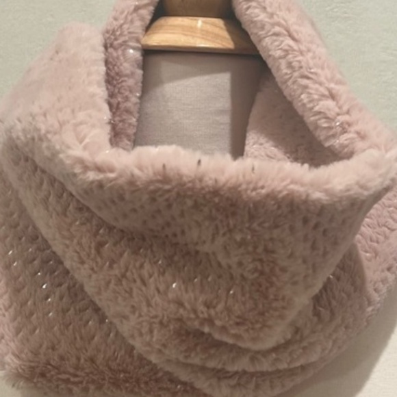 Antonio Infinity Scarf - Picture 5 of 5